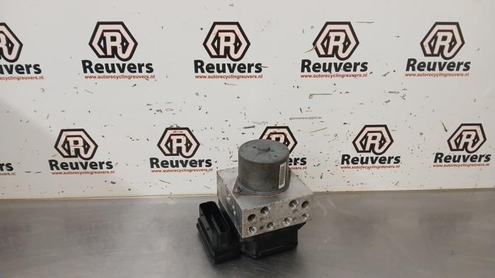 Gebruikte ABS Pomp Mini Clubvan 1.6 16V One Prijs € 100,00 Margeregeling aangeboden door Autorecycling Reuvers B.V.