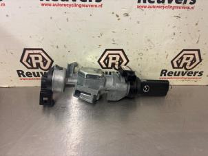 Gebruikte Kontaktslot + Sleutel Mazda 3 Sport (BL14/BLA4/BLB4) 1.6i MZR 16V Prijs € 35,00 Margeregeling aangeboden door Autorecycling Reuvers B.V.