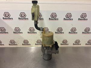 Gebruikte Servopomp Mazda 3 Sport (BL14/BLA4/BLB4) 1.6i MZR 16V Prijs € 125,00 Margeregeling aangeboden door Autorecycling Reuvers B.V.