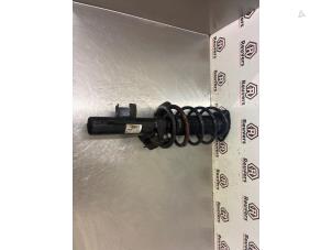 Gebruikte Mac Phersonpoot rechts-voor Mazda 3 Sport (BL14/BLA4/BLB4) 1.6i MZR 16V Prijs € 30,00 Margeregeling aangeboden door Autorecycling Reuvers B.V.