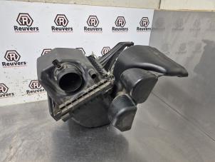 Gebruikte Luchtfilterhuis Dodge Journey 2.7 V6 R/T 24V FFV Prijs € 40,00 Margeregeling aangeboden door Autorecycling Reuvers B.V.