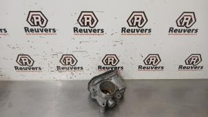 Gebruikte Gasklephuis Renault Twingo II (CN) 1.2 16V Prijs € 60,00 Margeregeling aangeboden door Autorecycling Reuvers B.V.