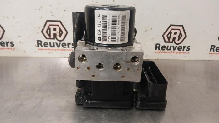 ABS Pomp van een Dodge Journey 2.7 V6 R/T 24V FFV 2008