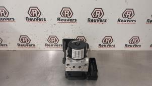 Gebruikte ABS Pomp Dodge Journey 2.7 V6 R/T 24V FFV Prijs € 175,00 Margeregeling aangeboden door Autorecycling Reuvers B.V.