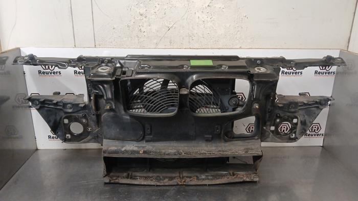 Gebruikte Frontpaneel BMW 5 serie (E39) 523i 24V Prijs € 50,00 Margeregeling aangeboden door Autorecycling Reuvers B.V.