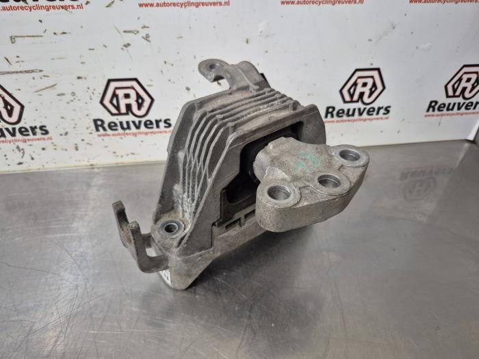 Gebruikte Motorsteun Opel Astra J Sports Tourer (PD8/PE8/PF8) 1.4 Turbo 16V Prijs € 20,00 Margeregeling aangeboden door Autorecycling Reuvers B.V.