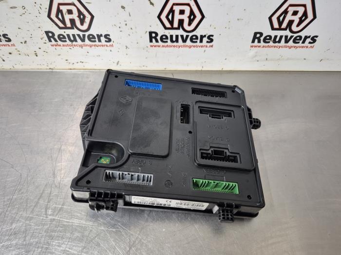 Gebruikte Module Bodycontrol Renault Zoé (AG) 46kW Prijs € 50,00 Margeregeling aangeboden door Autorecycling Reuvers B.V.