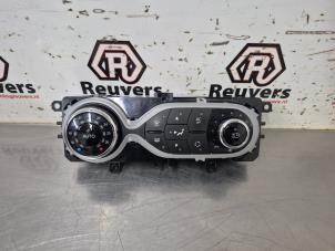 Gebruikte Chaufage Bedieningspaneel Renault Zoé (AG) 46kW Prijs € 60,00 Margeregeling aangeboden door Autorecycling Reuvers B.V.