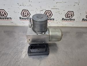 Gebruikte ABS Pomp Renault Zoé (AG) 46kW Prijs € 175,00 Margeregeling aangeboden door Autorecycling Reuvers B.V.