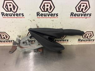 Gebruikte Handremhendel BMW 5 serie (E39) 523i 24V Prijs € 25,00 Margeregeling aangeboden door Autorecycling Reuvers B.V.