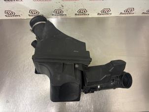 Gebruikte Luchtfilterhuis BMW 5 serie (E39) 523i 24V Prijs € 30,00 Margeregeling aangeboden door Autorecycling Reuvers B.V.