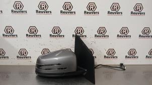 Gebruikte Buitenspiegel rechts Mercedes B Electric Drive (W242) B-250 e Prijs € 100,00 Margeregeling aangeboden door Autorecycling Reuvers B.V.