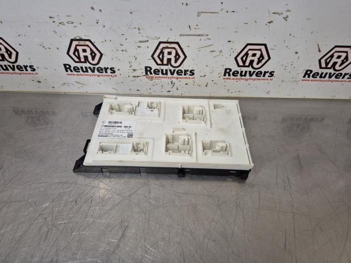Gebruikte Comfort Module Mercedes B Electric Drive (W242) B-250 e Prijs € 50,00 Margeregeling aangeboden door Autorecycling Reuvers B.V.