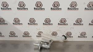 Gebruikte Hoofdremcilinder Mercedes B Electric Drive (W242) B-250 e Prijs € 30,00 Margeregeling aangeboden door Autorecycling Reuvers B.V.