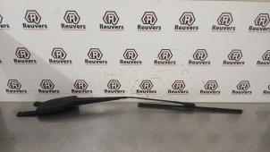 Gebruikte Ruitenwisserarm voor Mercedes B Electric Drive (W242) B-250 e Prijs € 20,00 Margeregeling aangeboden door Autorecycling Reuvers B.V.