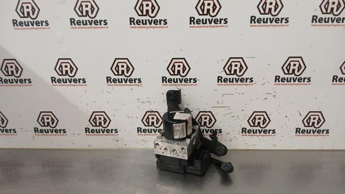 Gebruikte ABS Pomp Renault Megane III Grandtour (KZ) 1.2 16V TCE 115 Prijs € 150,00 Margeregeling aangeboden door Autorecycling Reuvers B.V.