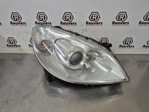 Gebruikte Koplamp rechts Mercedes B (W245) 1.5 B-150 16V Prijs € 75,00 Margeregeling aangeboden door Autorecycling Reuvers B.V.