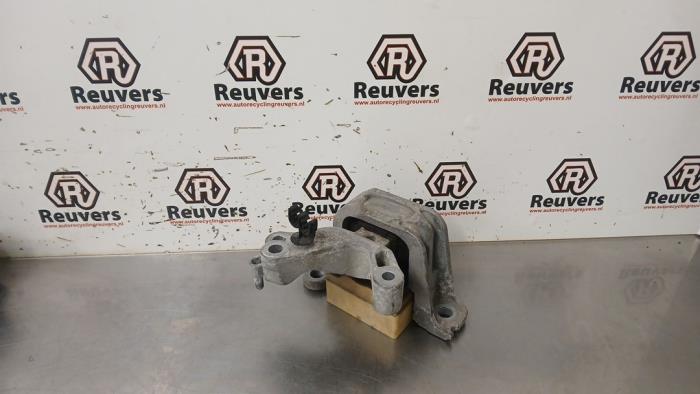 Gebruikte Motorrubber Renault Megane III Grandtour (KZ) 1.2 16V TCE 115 Prijs € 25,00 Margeregeling aangeboden door Autorecycling Reuvers B.V.