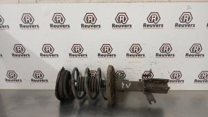 Gebruikte Mac Phersonpoot links-voor Renault Megane III Grandtour (KZ) 1.2 16V TCE 115 Prijs € 40,00 Margeregeling aangeboden door Autorecycling Reuvers B.V.