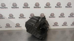 Gebruikte Luchtfilterhuis Renault Megane III Grandtour (KZ) 1.2 16V TCE 115 Prijs € 25,00 Margeregeling aangeboden door Autorecycling Reuvers B.V.