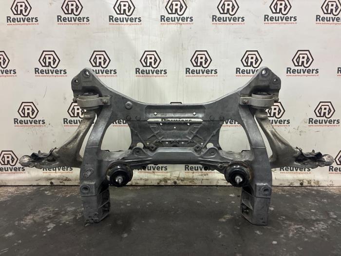 Gebruikte Subframe Infiniti Q50 (V37) 3.5 V6 24V 50 Hybrid AWD Prijs € 300,00 Margeregeling aangeboden door Autorecycling Reuvers B.V.