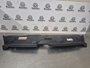 Gebruikte Frontpaneel Peugeot 508 SW (8E/8U) 1.6 THP 16V Prijs € 30,00 Margeregeling aangeboden door Autorecycling Reuvers B.V.