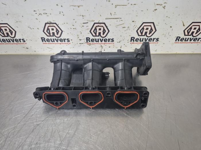 Gebruikte Inlaatspruitstuk Renault Clio IV (5R) 0.9 Energy TCE 90 12V Prijs € 50,00 Margeregeling aangeboden door Autorecycling Reuvers B.V.