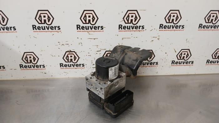 Gebruikte ABS Pomp Chevrolet HHR 2.4 16V Prijs € 175,00 Margeregeling aangeboden door Autorecycling Reuvers B.V.