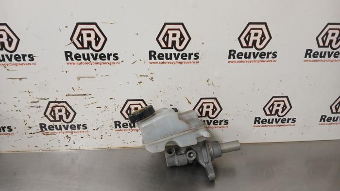 Gebruikte Hoofdremcilinder Renault Twingo III (AH) 1.0 SCe 70 12V Prijs € 25,00 Margeregeling aangeboden door Autorecycling Reuvers B.V.