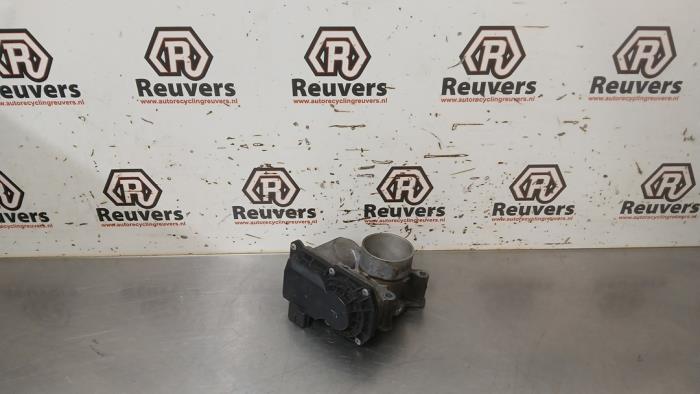 Gebruikte Gasklephuis Renault Twingo II (CN) 1.2 Prijs € 50,00 Margeregeling aangeboden door Autorecycling Reuvers B.V.