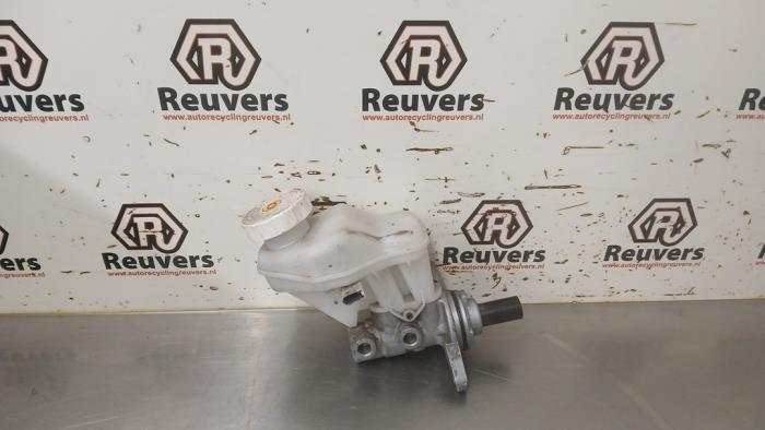 Gebruikte Hoofdremcilinder Mitsubishi Space Star (A0) 1.0 12V Prijs € 20,00 Margeregeling aangeboden door Autorecycling Reuvers B.V.