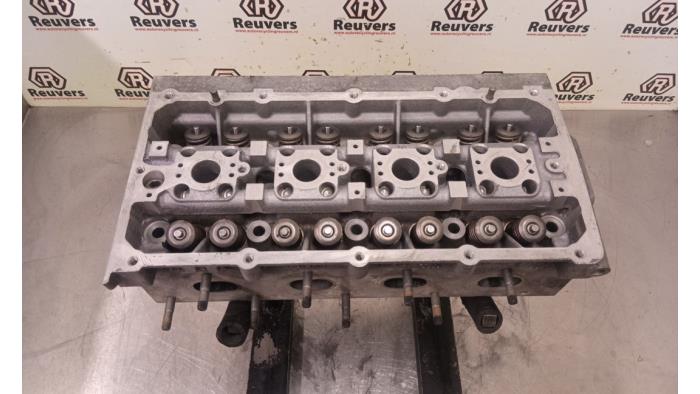 Cilinderkop van een Seat Leon (1M1) 1.6 16V 2001