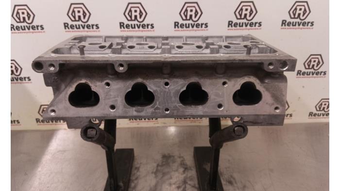 Cilinderkop van een Seat Leon (1M1) 1.6 16V 2001