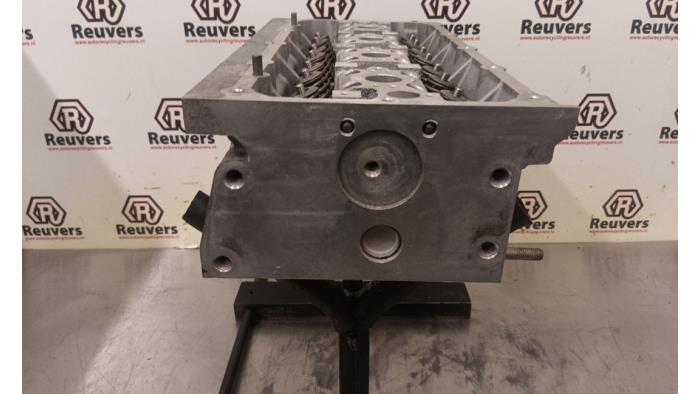 Cilinderkop van een Seat Leon (1M1) 1.6 16V 2001