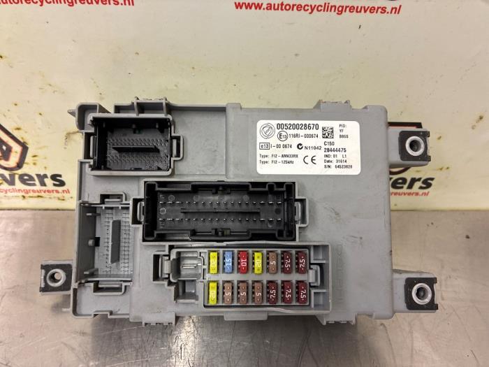 Gebruikte Module Bodycontrol Fiat Doblo Cargo (263) 1.3 MJ 16V DPF Euro 5 Prijs € 75,00 Margeregeling aangeboden door Autorecycling Reuvers B.V.