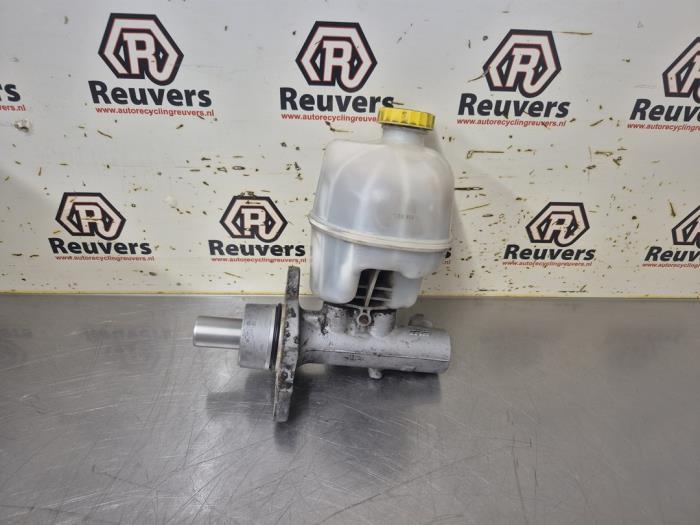 Gebruikte Hoofdremcilinder Dodge Ram 1500 (DR/DH/D1/DC/DM) 5.7 V8 Hemi 1500 4x4 Prijs € 45,00 Margeregeling aangeboden door Autorecycling Reuvers B.V.