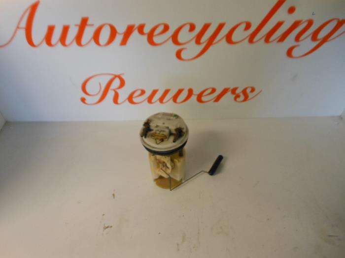 Gebruikte Tank element Pomp Mitsubishi Carisma 1.6i 16V Prijs € 40,00 Margeregeling aangeboden door Autorecycling Reuvers B.V.