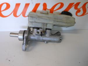Gebruikte Hoofdremcilinder Renault Megane II (BM/CM) 1.5 dCi 80 Prijs € 35,00 Margeregeling aangeboden door Autorecycling Reuvers B.V.