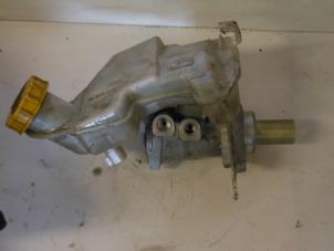 Gebruikte Hoofdremcilinder Mazda 2 (NB/NC/ND/NE) 1.4 16V Prijs € 25,00 Margeregeling aangeboden door Autorecycling Reuvers B.V.