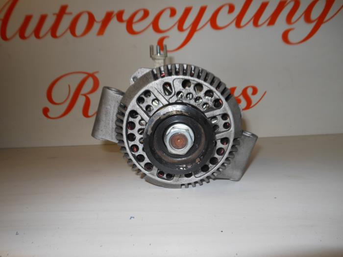 Gebruikte Dynamo Ford Mondeo II Wagon 1.8 TD CLX Prijs € 40,00 Margeregeling aangeboden door Autorecycling Reuvers B.V.