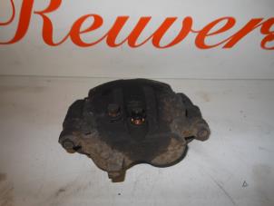 Gebruikte Remklauw (Tang) rechts-voor Hyundai H-1/Starex Travel 2.5 TD Prijs € 40,00 Margeregeling aangeboden door Autorecycling Reuvers B.V.