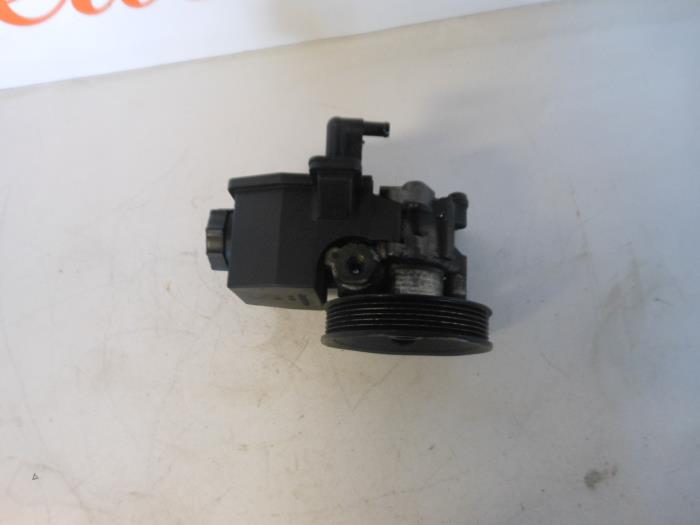 Gebruikte Servopomp Mercedes C (W202) 1.8 C-180 16V Prijs € 50,00 Margeregeling aangeboden door Autorecycling Reuvers B.V.