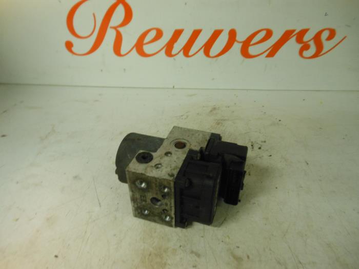 Gebruikte ABS Pomp Opel Zafira (F75) 1.8 16V Prijs € 30,00 Margeregeling aangeboden door Autorecycling Reuvers B.V.