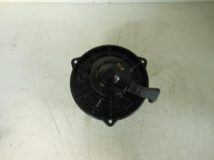 Kachel Ventilatiemotor van een Mazda Demio (DW) 1.3 16V 1999