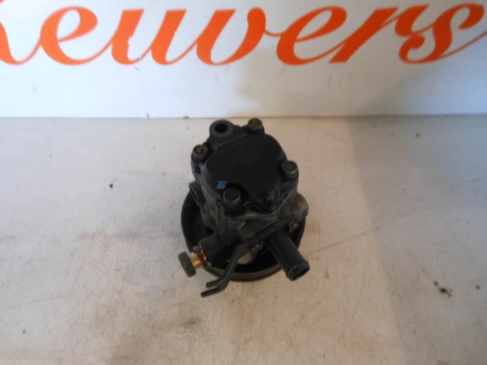Gebruikte Servopomp Kia Carnival 1 (FLB) 2.9 TD 16V Prijs € 50,00 Margeregeling aangeboden door Autorecycling Reuvers B.V.