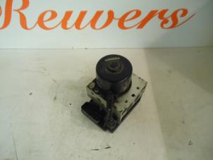 ABS Computer van een Audi A4 (B5) 1.9 TDI 1998