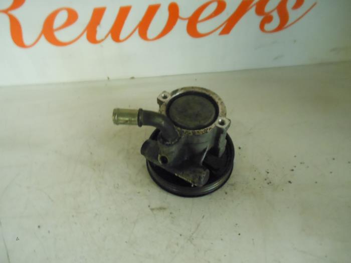 Gebruikte Pomp Servo Renault Laguna II Grandtour (KG) 1.6 16V Prijs € 40,00 Margeregeling aangeboden door Autorecycling Reuvers B.V.