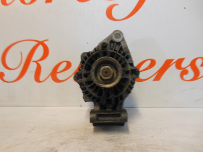 Gebruikte Dynamo Ford Fiesta 4 1.25 16V Prijs € 35,00 Margeregeling aangeboden door Autorecycling Reuvers B.V.