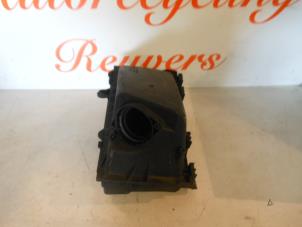 Gebruikte Luchtfilterhuis Volkswagen Golf IV (1J1) 1.9 TDI Prijs € 30,00 Margeregeling aangeboden door Autorecycling Reuvers B.V.