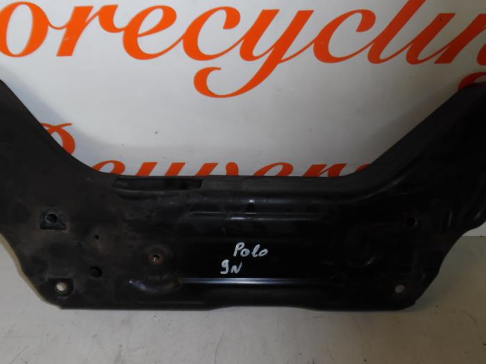 Gebruikte Subframe Volkswagen Polo IV (9N1/2/3) 1.9 SDI Prijs € 40,00 Margeregeling aangeboden door Autorecycling Reuvers B.V.
